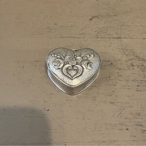 VTG Rein Zinn 95% Pewter Floral Engraved Trinket Box